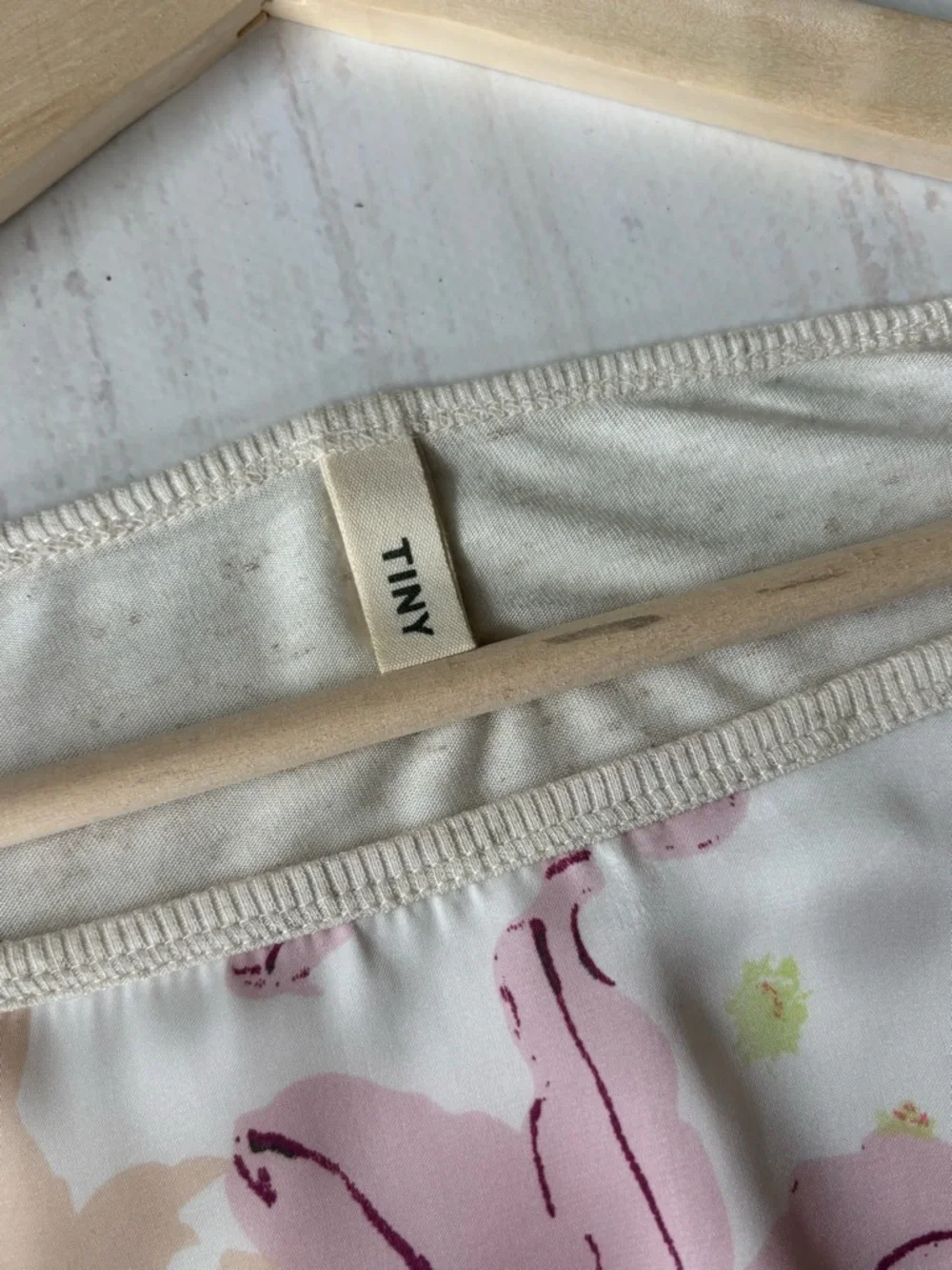 Exec Cond Anthropologie Tiny Brand Floral Mix-Print Boho Satin Blouse in Cream - Picture 8 of 17